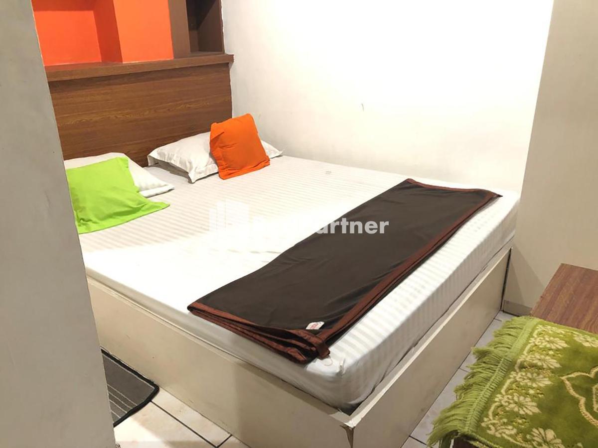 Seungit Syariah Inn Tebet Mitra Reddoorz Jacarta Exterior foto