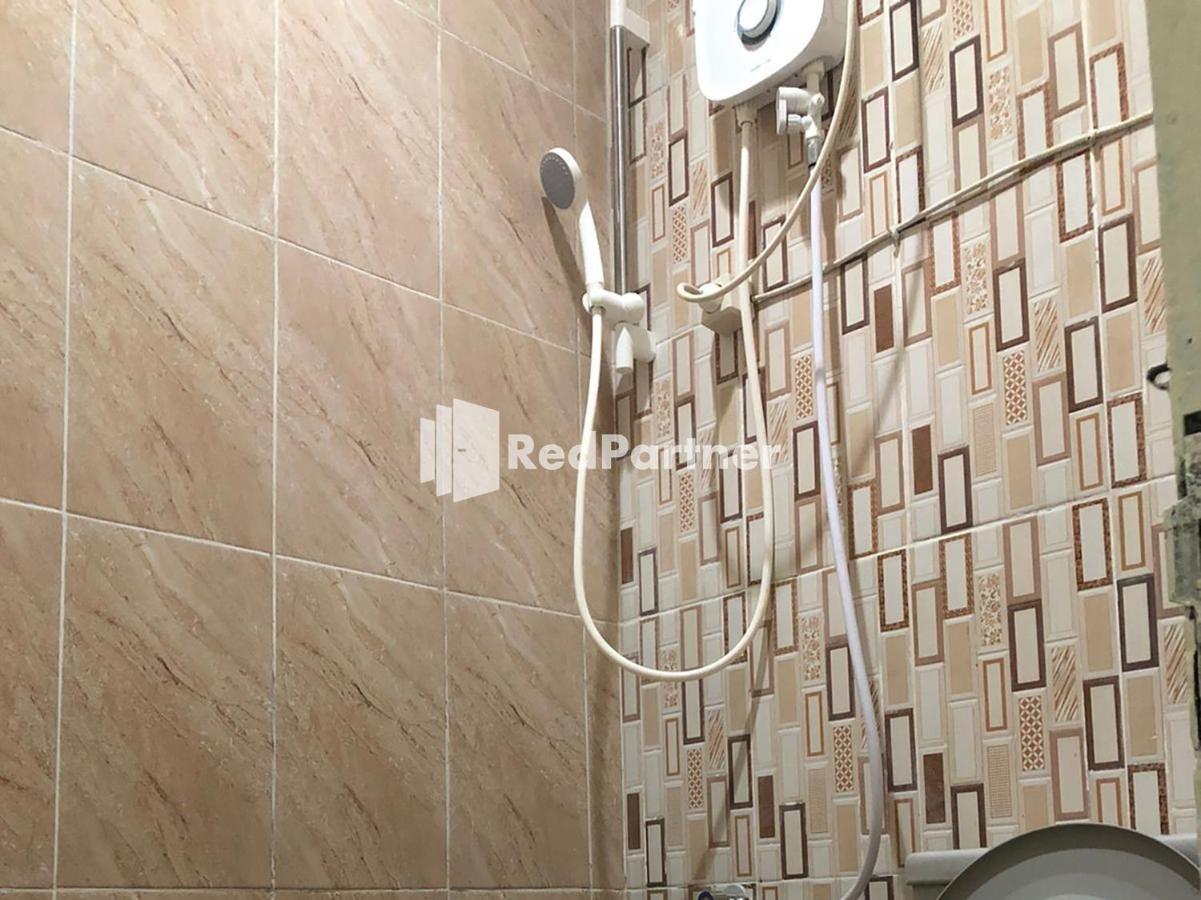 Seungit Syariah Inn Tebet Mitra Reddoorz Jacarta Exterior foto
