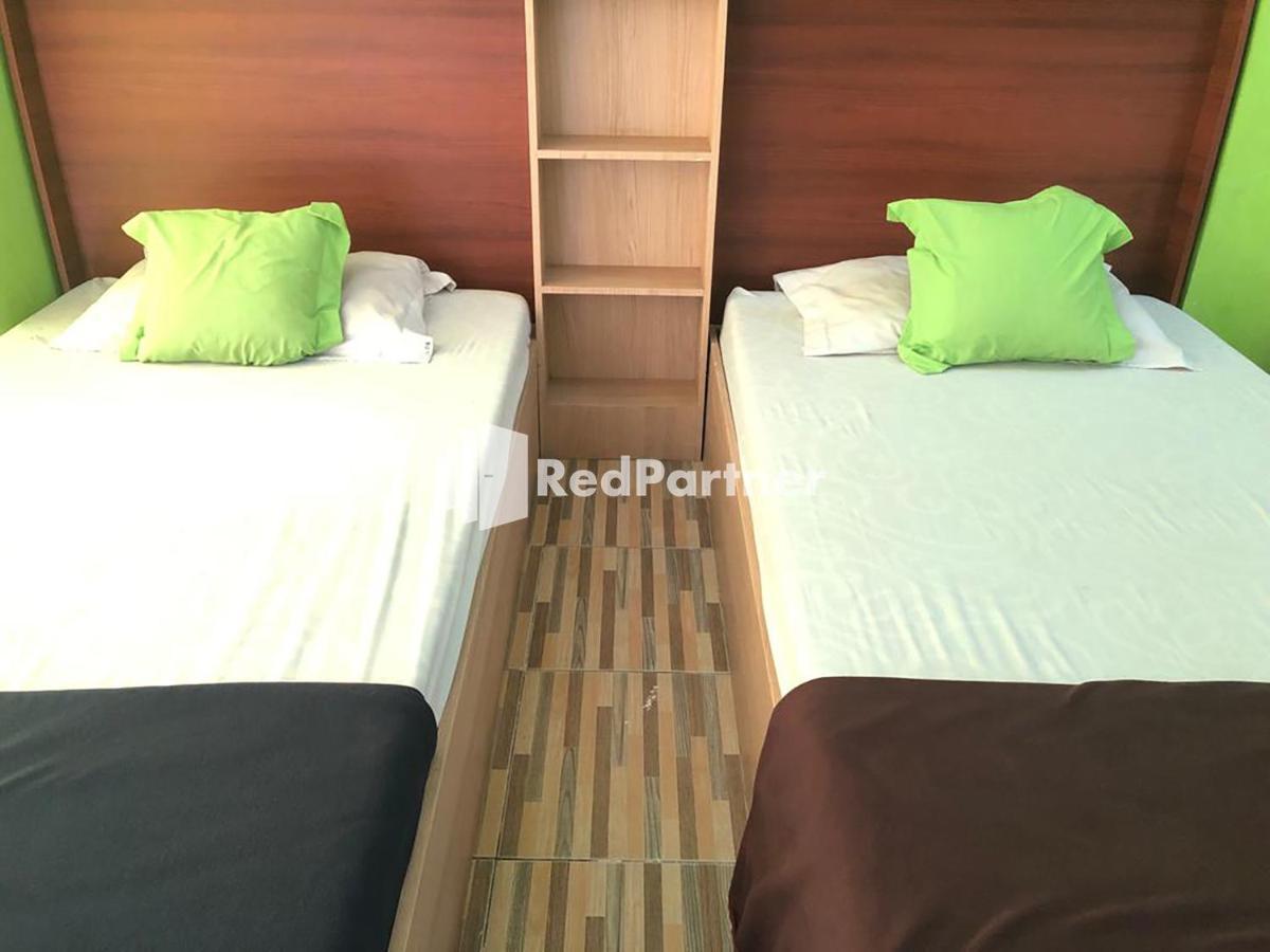 Seungit Syariah Inn Tebet Mitra Reddoorz Jacarta Exterior foto