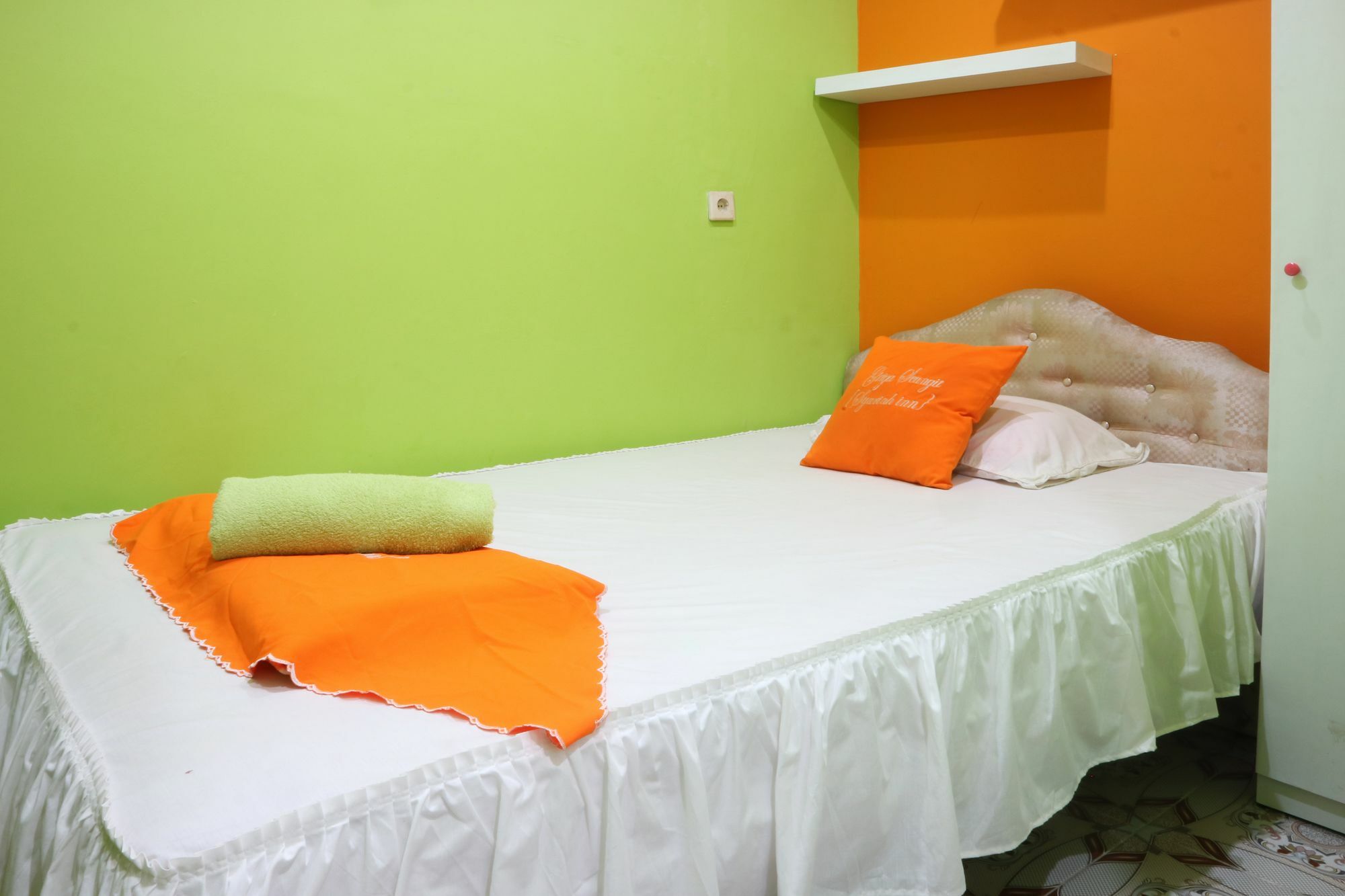 Seungit Syariah Inn Tebet Mitra Reddoorz Jacarta Exterior foto